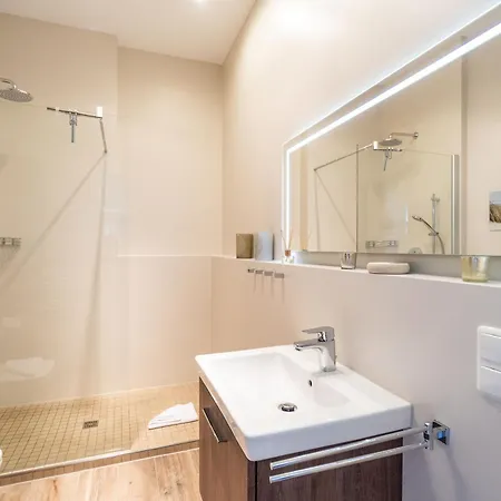 Autorenhaus App 09 Alfred Doeb